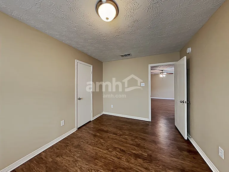 5010 Deerpath Dr — Photo 16
