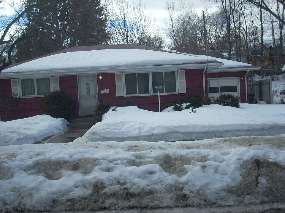 1st image of 451 17th Ave N