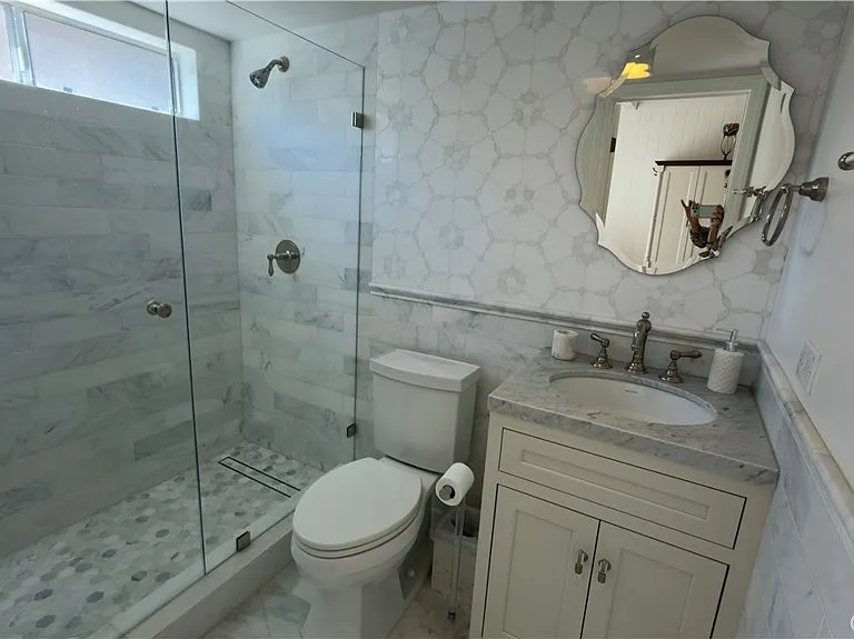 327 Aster St — Photo 24