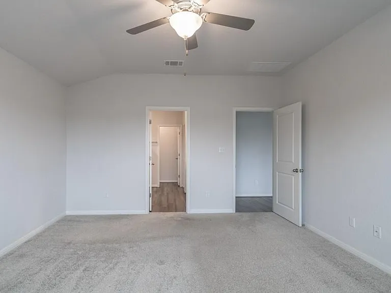 1605 Gerald Ln — Photo 9