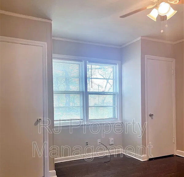 732 S Greer St — Photo 11