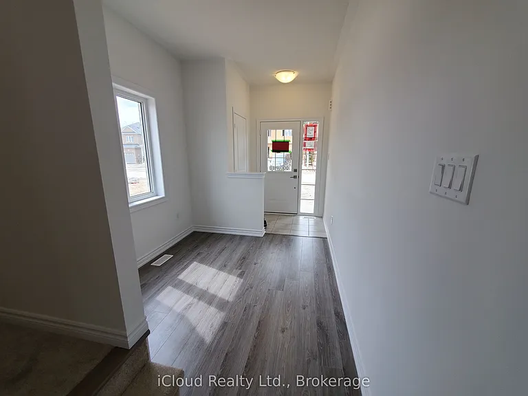 152 Werry Ave — Photo 1