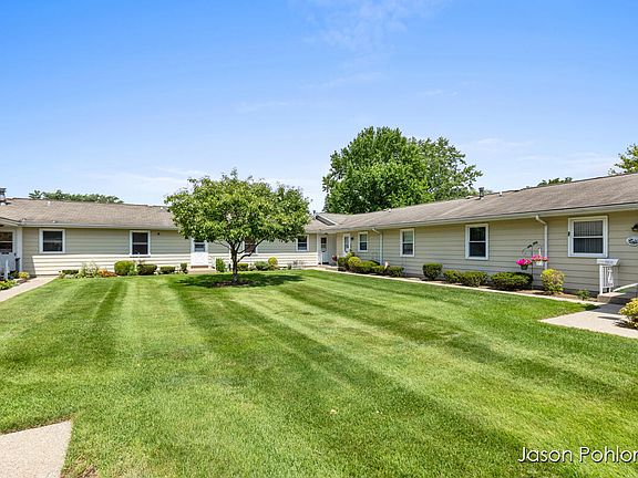 3rd image of 5117 Southglow Ct SE