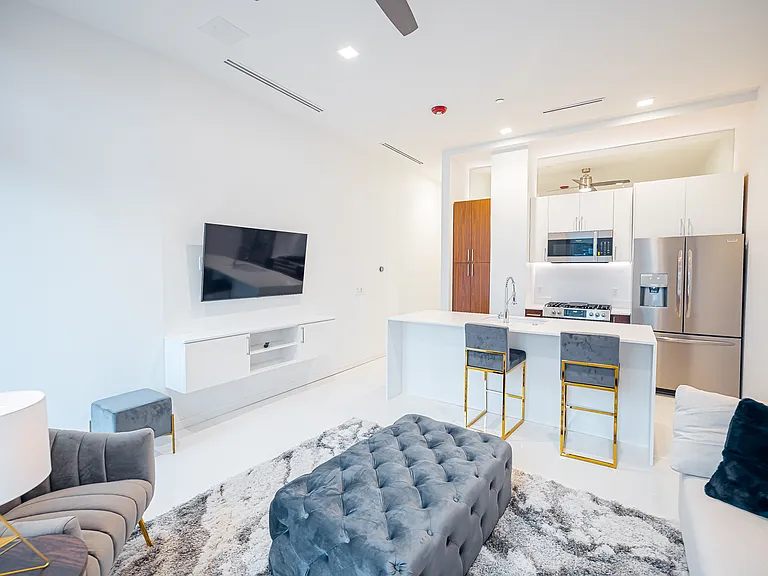 400 Old Woodward Ave #306 — Photo 21