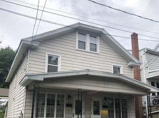 8-10 E Caroline Ave, Saint Clair, PA 17970