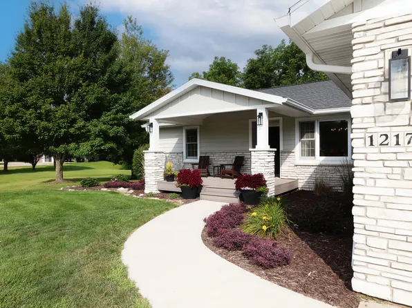 1217 Jasmine Pl, Ogden, IA 50212