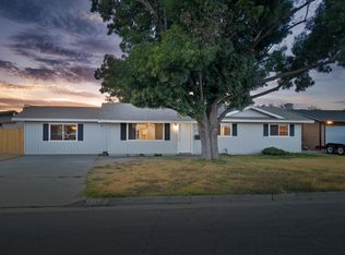 11610 Dawn Ln, Hanford, CA 93230