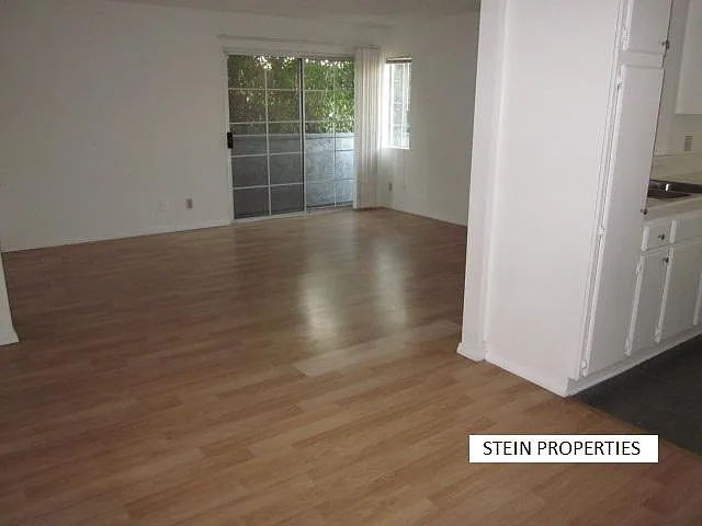 2 bed, 1100 sqft, $2,450 — Photo 2