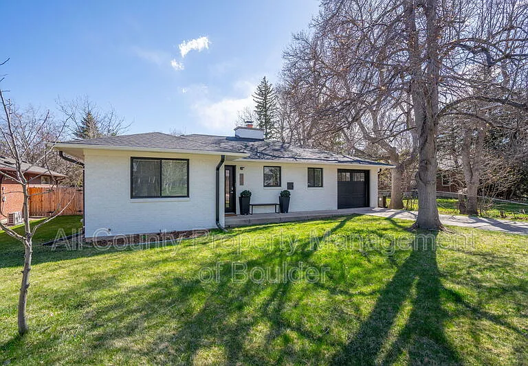 1330 Cedar Ave — Photo 1