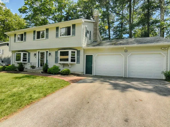 16 Century Road, Nashua, NH 03064