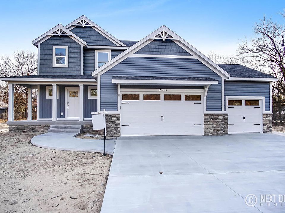 1st image of 240 Chopin Dr