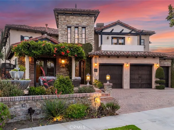 2851 Tucker Ln, Los Alamitos, CA 90720