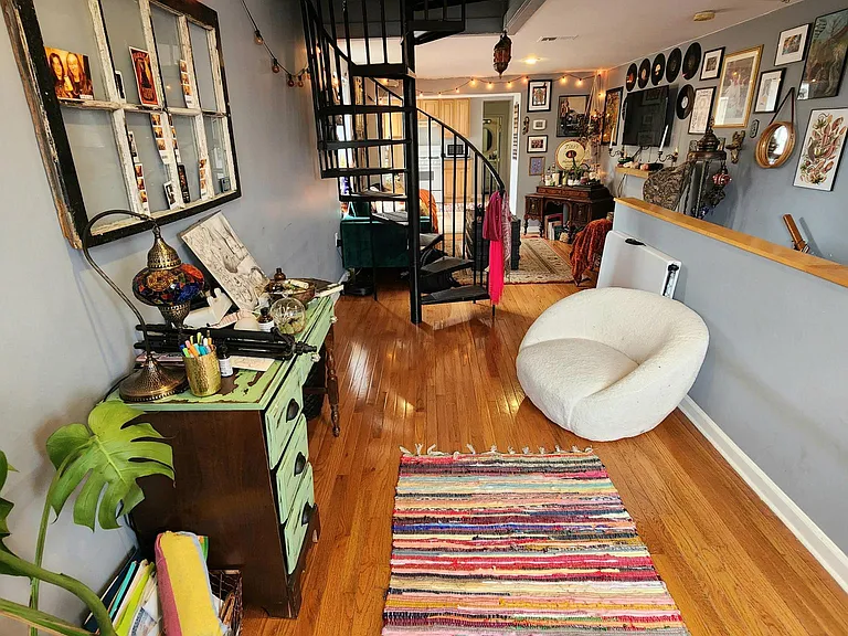 8 W Randall St #2 — Photo 4