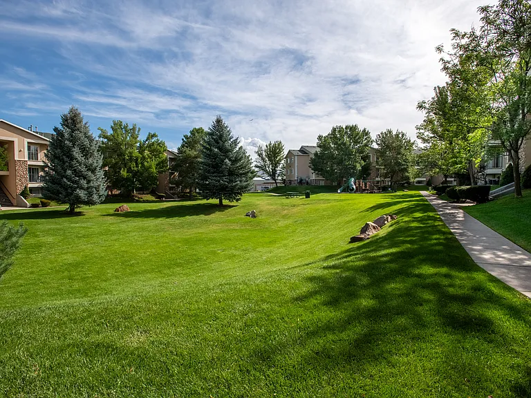 Wing Pointe/Greenfield — Photo 2