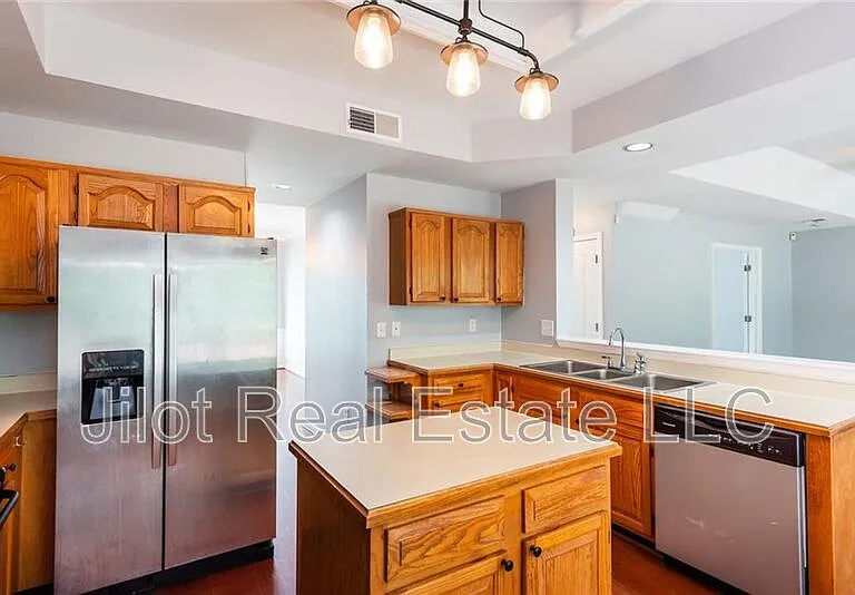 483 Mountain Oaks Pkwy — Photo 8