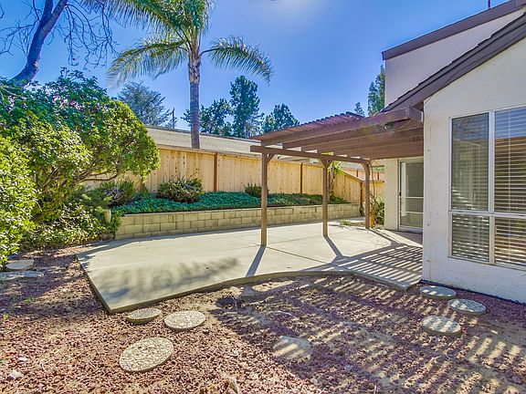 3rd image of 2120 Woodglen Pl