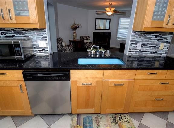 5th image of 200 Briarwood Dr