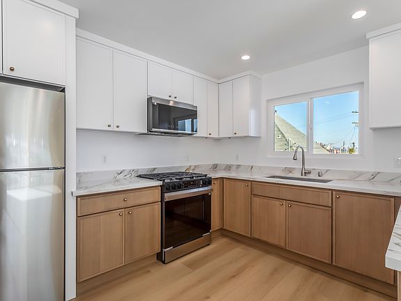 5th image of 713 New Depot St Unit 2