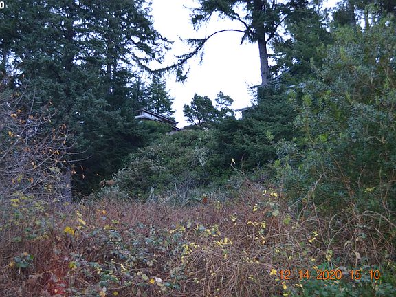 4th image of Hidden Lake Dr