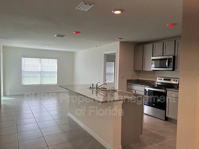 4828 SW 86th Ln — Photo 11
