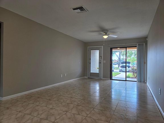 5th image of 5957 Forest Hill Boulevard #4