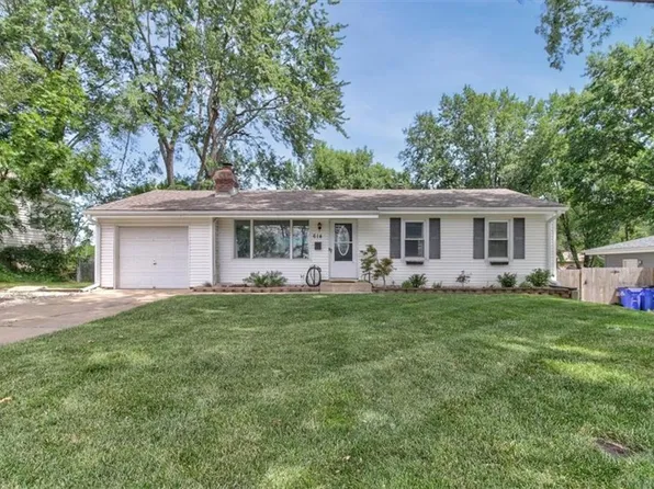 614 NW Obrien Rd, Lees Summit, MO 64063