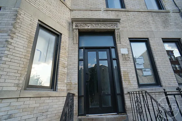 Rented by EXR | media 4