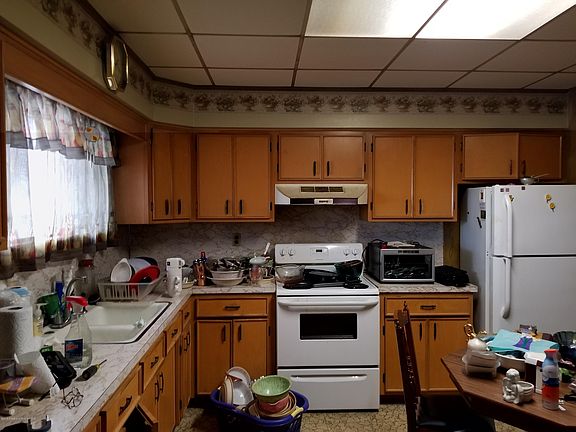4th image of 1719 Ash St
