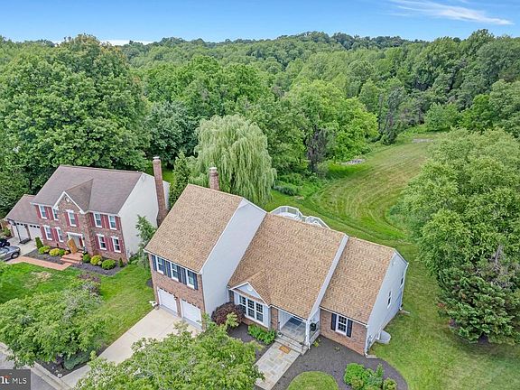 3rd image of 15524 Pennyroyal Ln