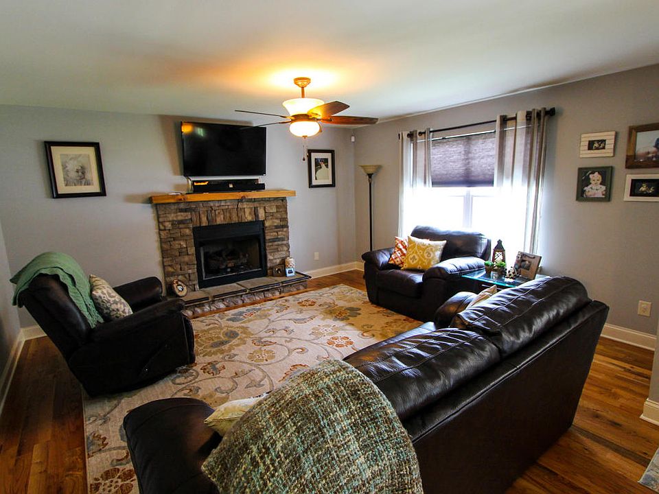 1st image of 182 Silver Springs Trl NW
