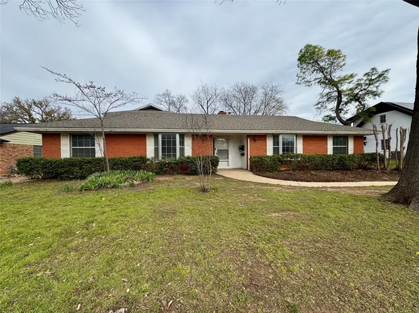 2029 Woodhaven Dr, Arlington, TX 76010