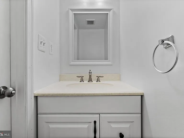 19202 Dunbridge Way — Photo 18