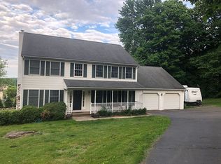 182 Cranberry Ln, Middletown, CT 06457