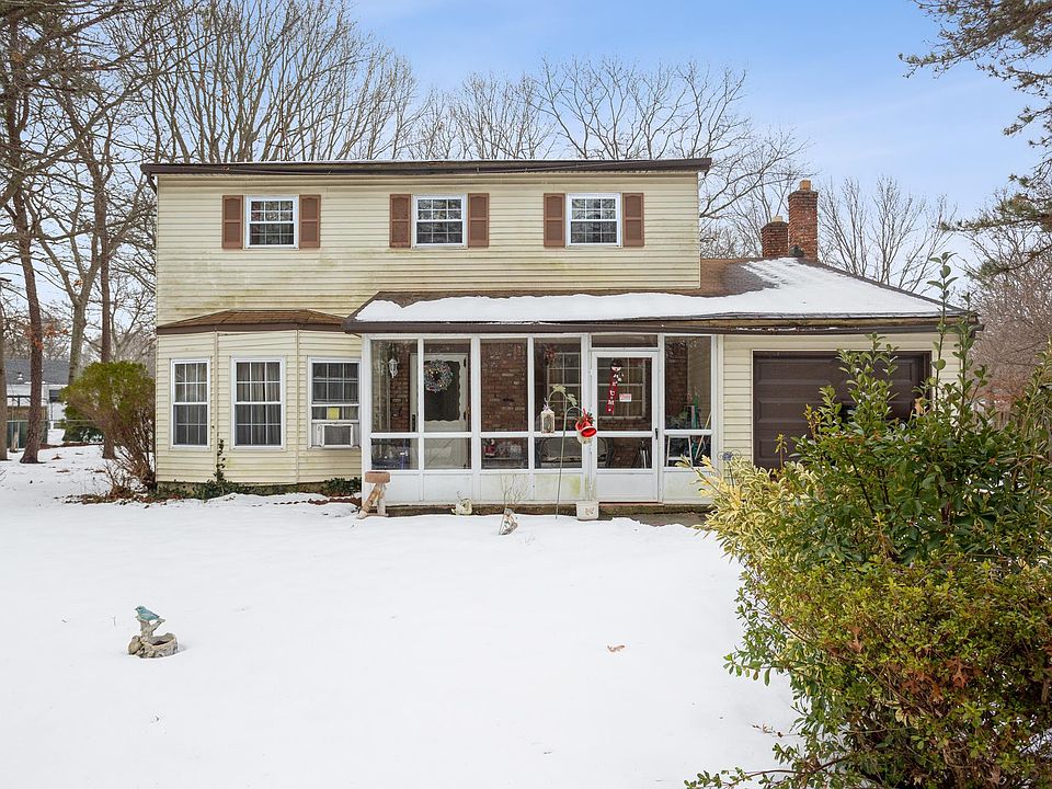 1st image of 851 Old Medford Ave