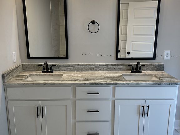 4th image of 681 Eva Agnes Ave