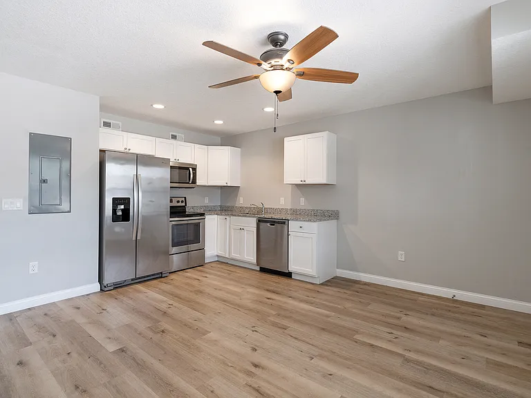 5015-5091 Devils Glen Rd #5021 — Photo 3