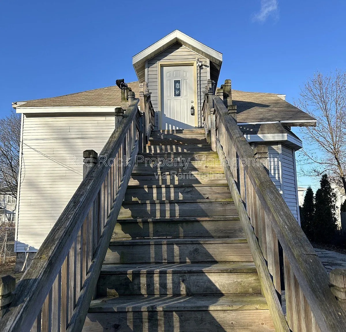 2 bed, 1.0 bath, 877 sqft, $875 — Photo 1