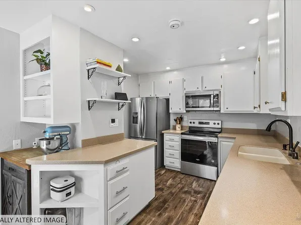 3005 Aurora Court, Santa Rosa, CA 95405