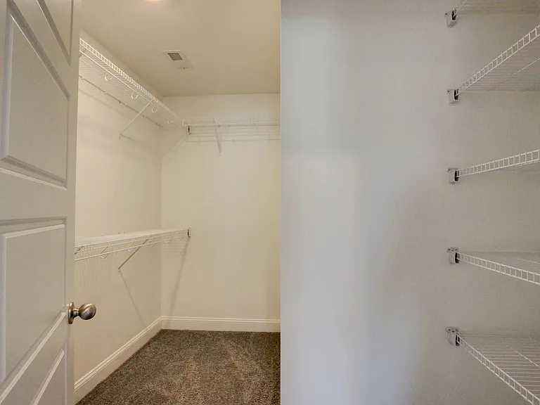 702 Ellie Nat Dr — Photo 24
