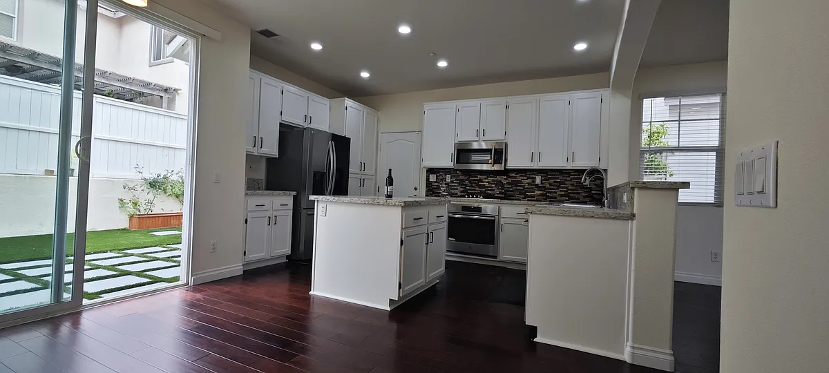 Building Photo - 16463 Snowbells Ln
