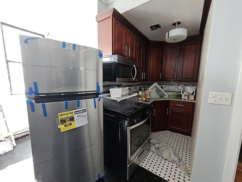 1st image of 356 Gates Ave Unit 2