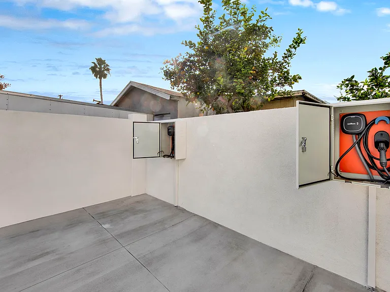 2354 E Poppy St — Photo 24