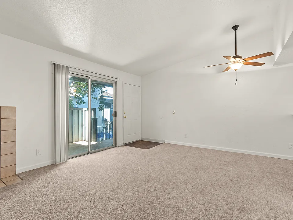 College Glen Apartments
