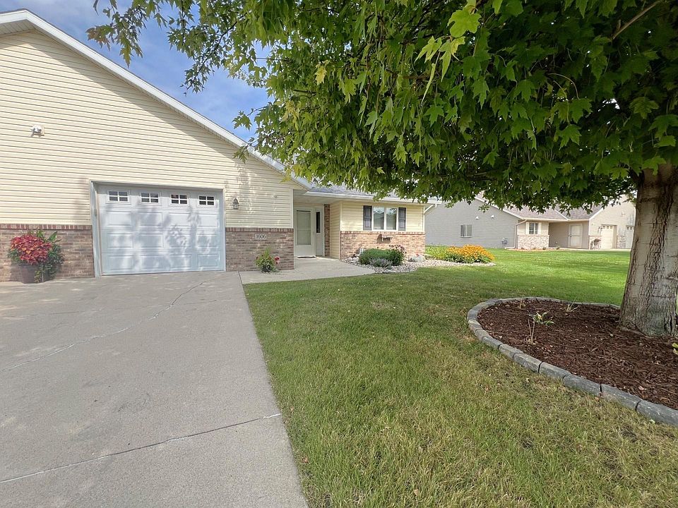 1st image of 1606 Upper Trentwood Cir NE