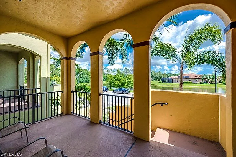 2 bed, 2.5 bath, 1176 sqft, $5,800 — Photo 3