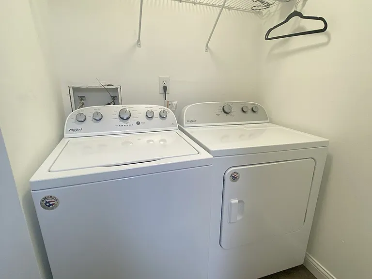 24 Flats — Photo 9