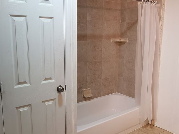 5th image of 6030 Lundy Rd