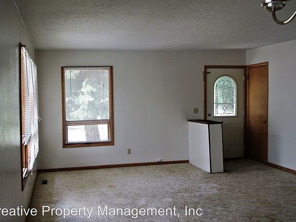 2nd image of 1126 1st St NE