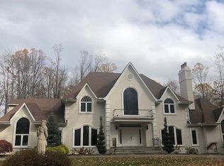 13445 Ledgebrook Ln, Chesterland, OH 44026
