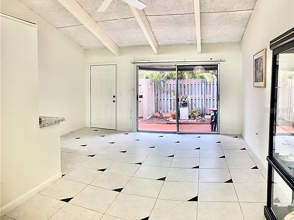 3rd image of 500 N Jefferson Ave #3